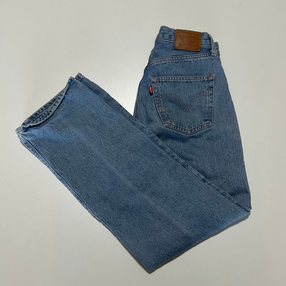 Levis Premium Women 501 Original Straight Leg Jeans Medium Wash Blue Size 26x30